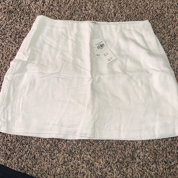 White Abercrombie Skirt - Picture 1 of 3